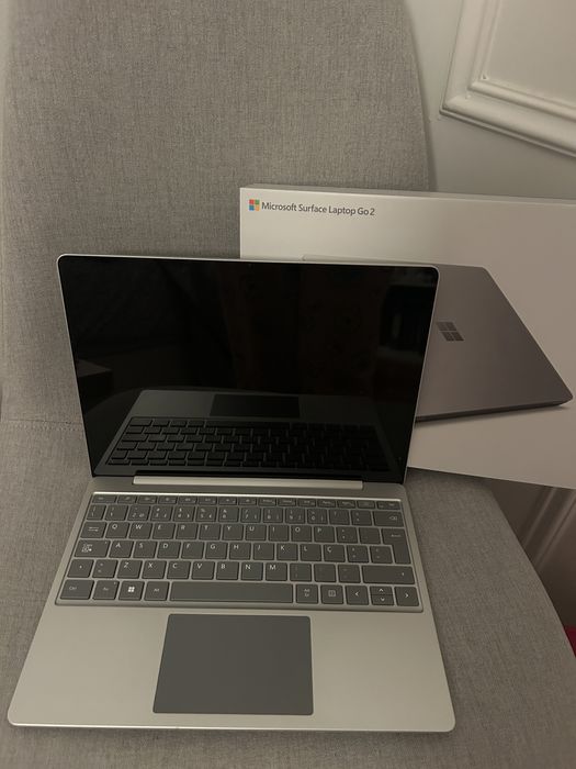 Computador Portátil Microsoft Surface Laptop Go 2 | 256GB SSD | 8GB