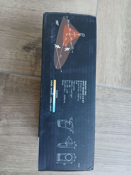 Lampa LED z czujnikiem ruchu Ledvance Endura Pro Spot Sensor 8W 4000K IP55 outdoor