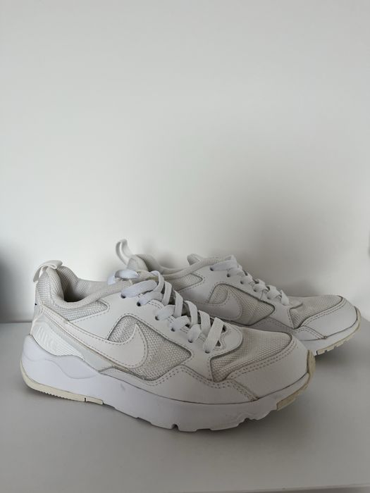 Białe damskie sneakersy Nike Pegasus Lite 36.5
