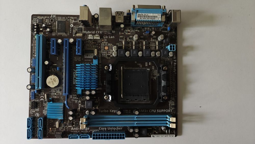 Продаю старые компьютерные комплектующие