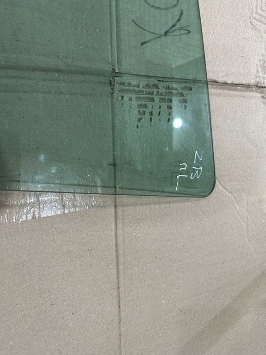 Стекло двери переднее левое OPEL ZAFIRA B 2005-