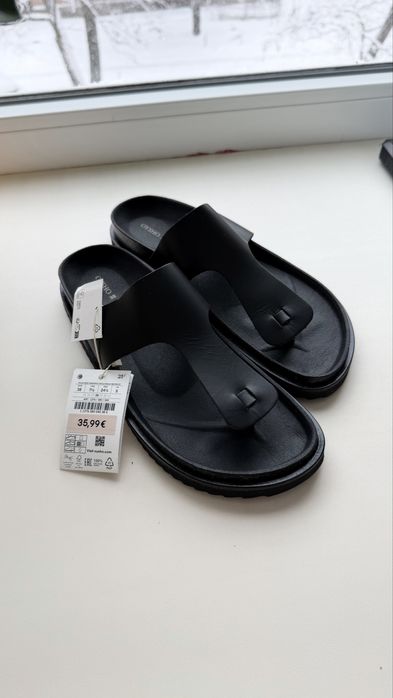 Шльопанці Oysho шкіряні