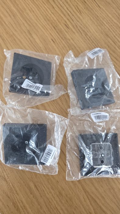 Gniazdo z/u ABB Busch-Jaeger - czarny mat