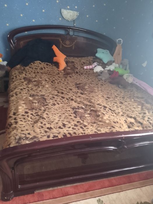 Спальня ,шафа ,комод, тумбочки 2шт