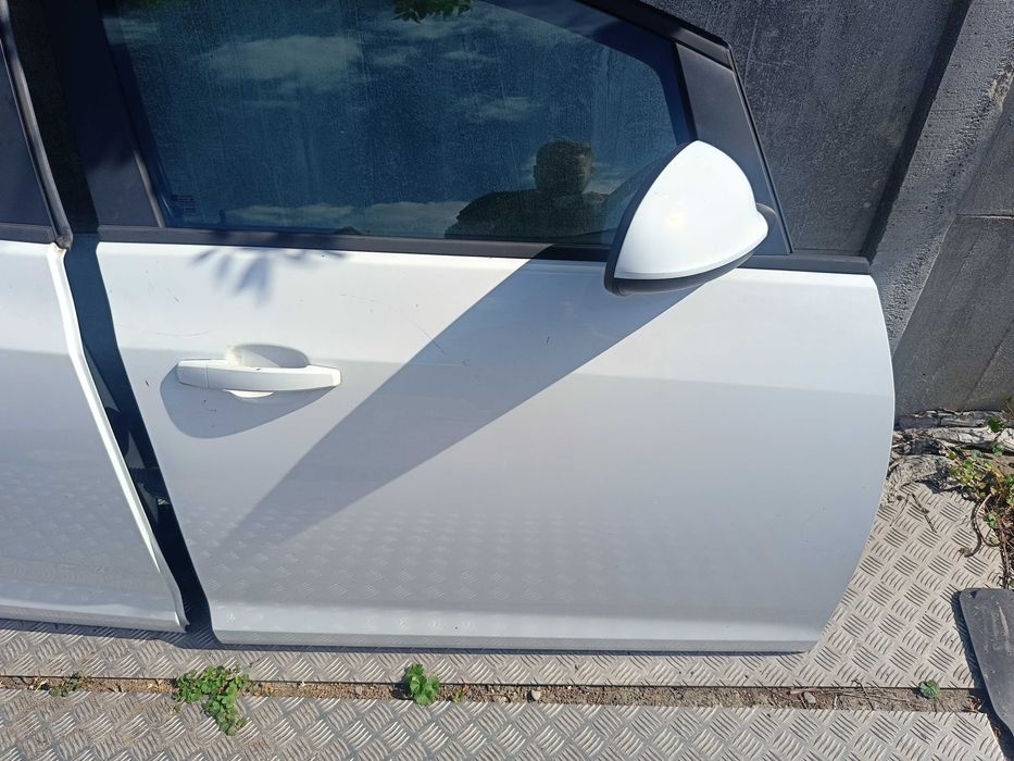 Drzwi Prawy Przód / Prawy Tył Opel Astra J Y40R / Kombi / W kolor