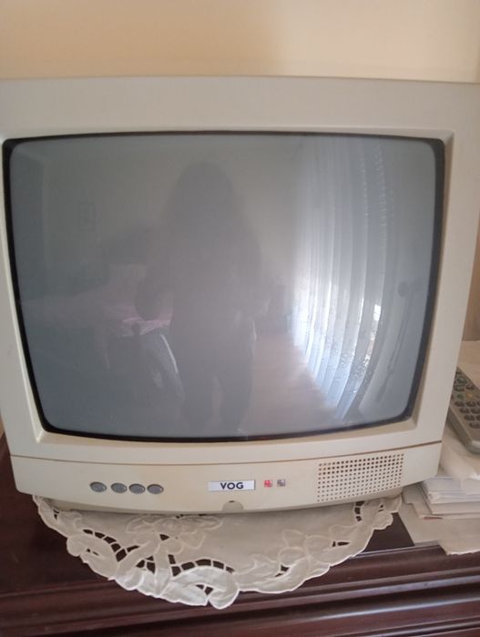 TV para quarto pequena