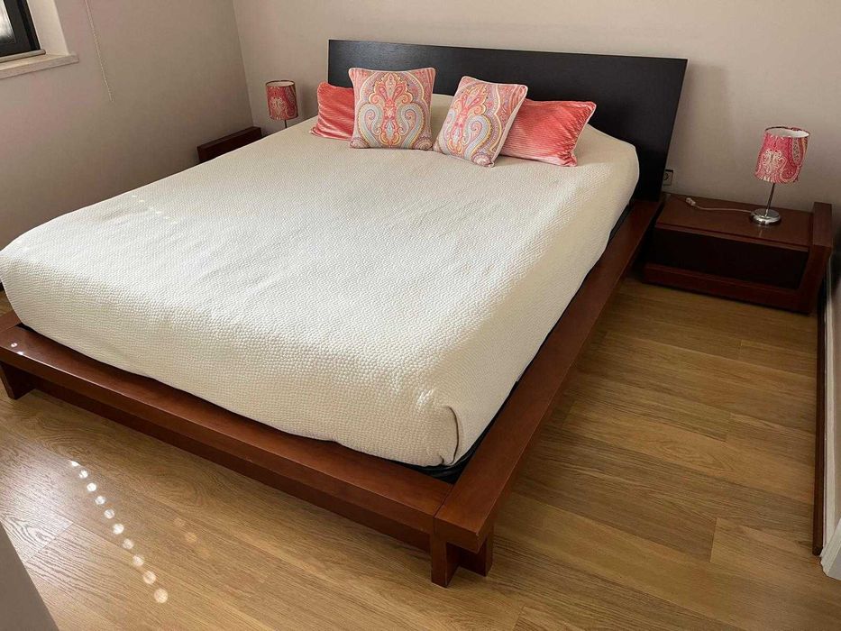 Cama casal e mesas cabeceira - cerejeira e wengué