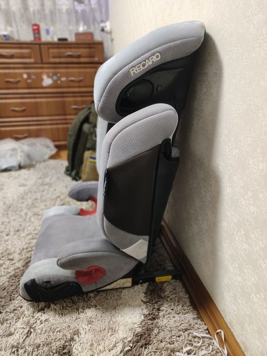 Дитяче крісло Recaro