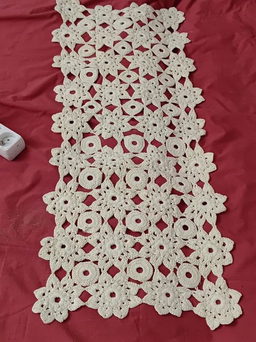 Dwa bieżniki serwetki  koronka bawełniana rękodzieło