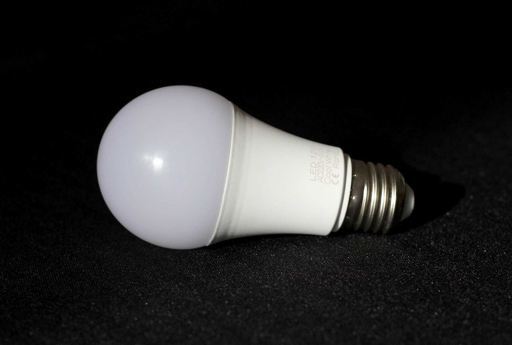 Led лампочка Е27 12W