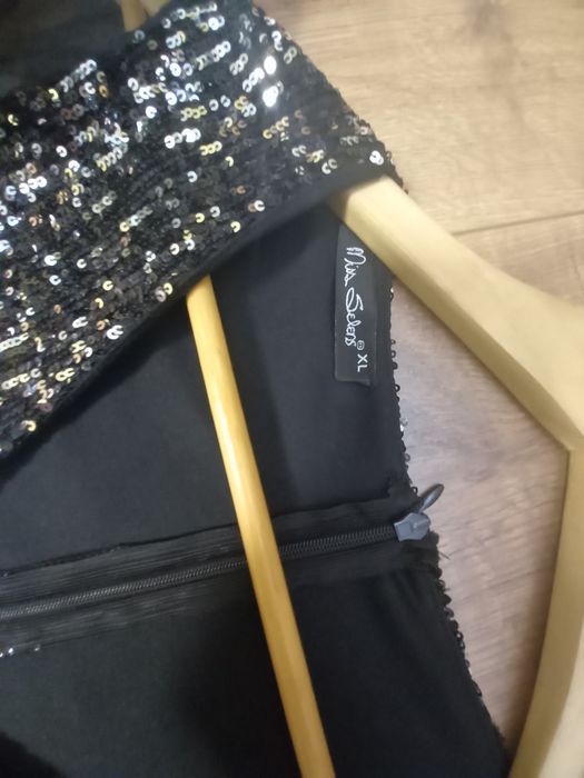 Комбінезон жіночий з паєтками