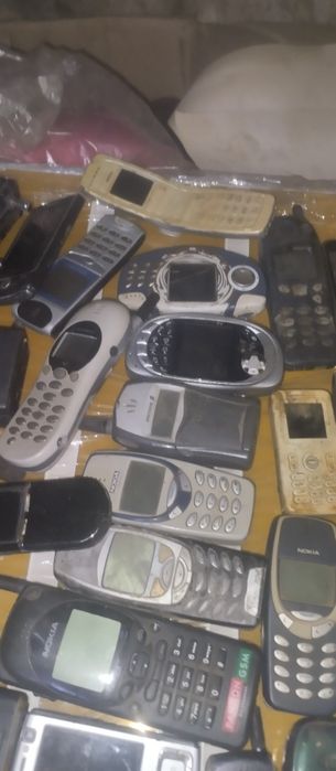 Кнопочні,сенсорні,мобільні телефони