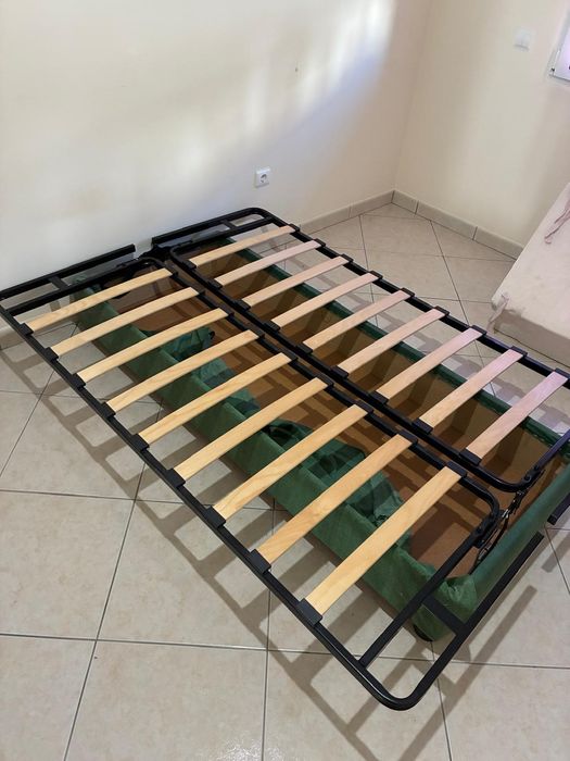 Cama dobrável com colchão