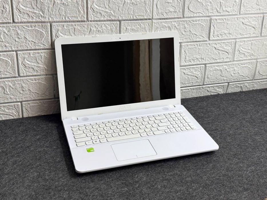 Ноутбук Asus E502 Core i5 8gb MVIDIA 920M