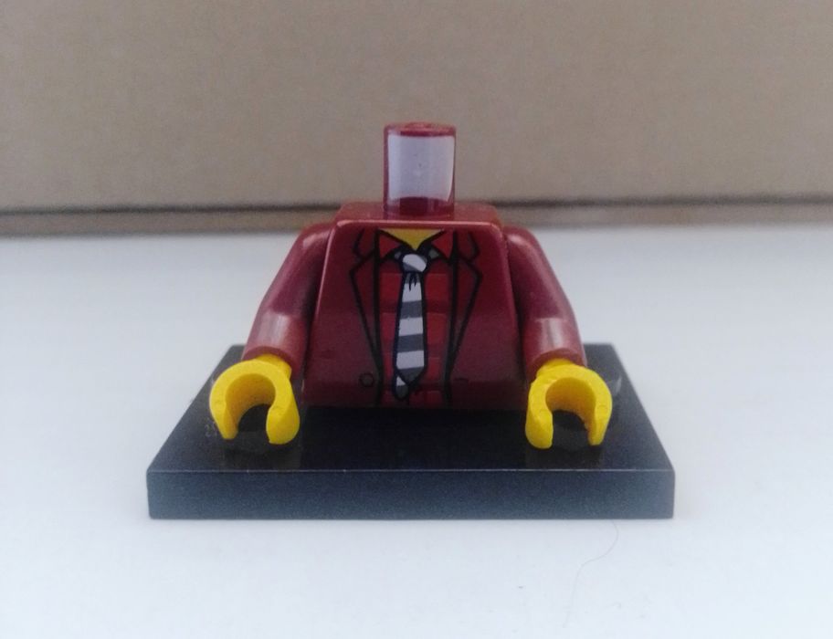 Lego bonecos, torsos e cabeças.20€ tudo.