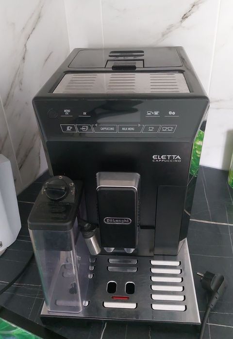 Продам Срочно  кофемашину !!!