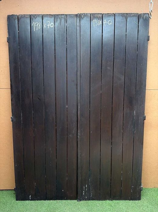 Portas de duas folhas antiga em madeira exotica