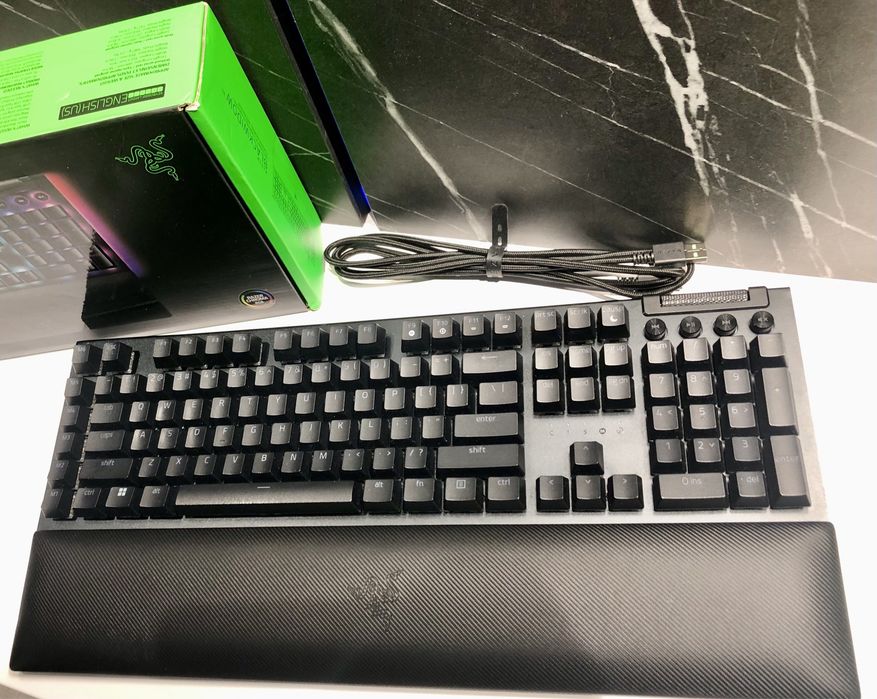 Клавіатура razer blackwidow v4
