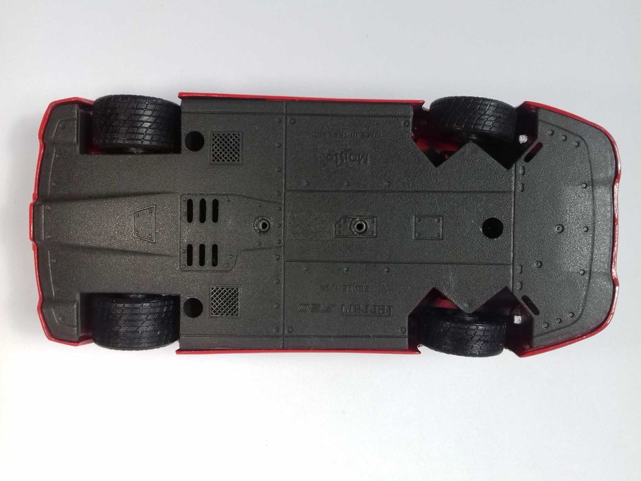 Maisto 1:24 - Ferrari F50