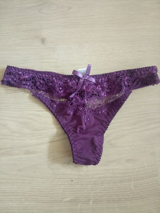 Stringi z koronką rozm. M