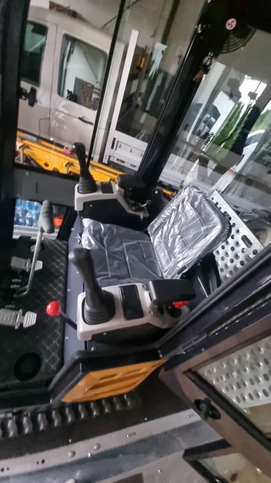 Minikoparka 2t Diesel łyżki, wiertło, Młot, chwytak