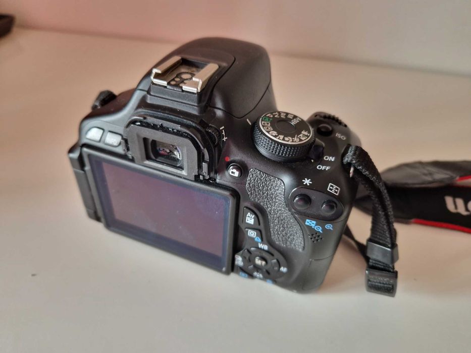 Canon EOS 600D como nova