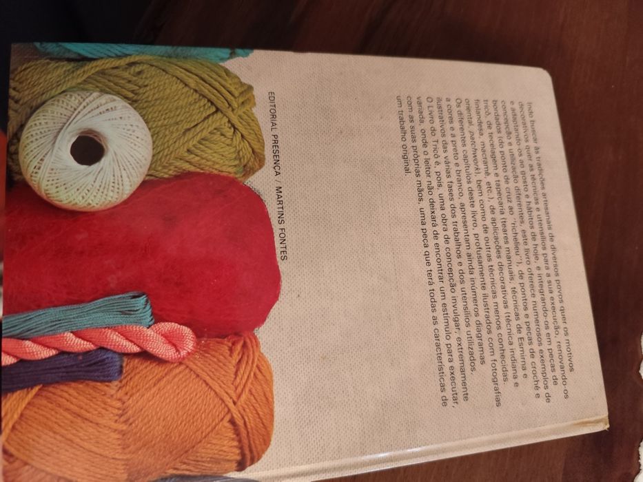 Livro de tricô e outros trabalhos