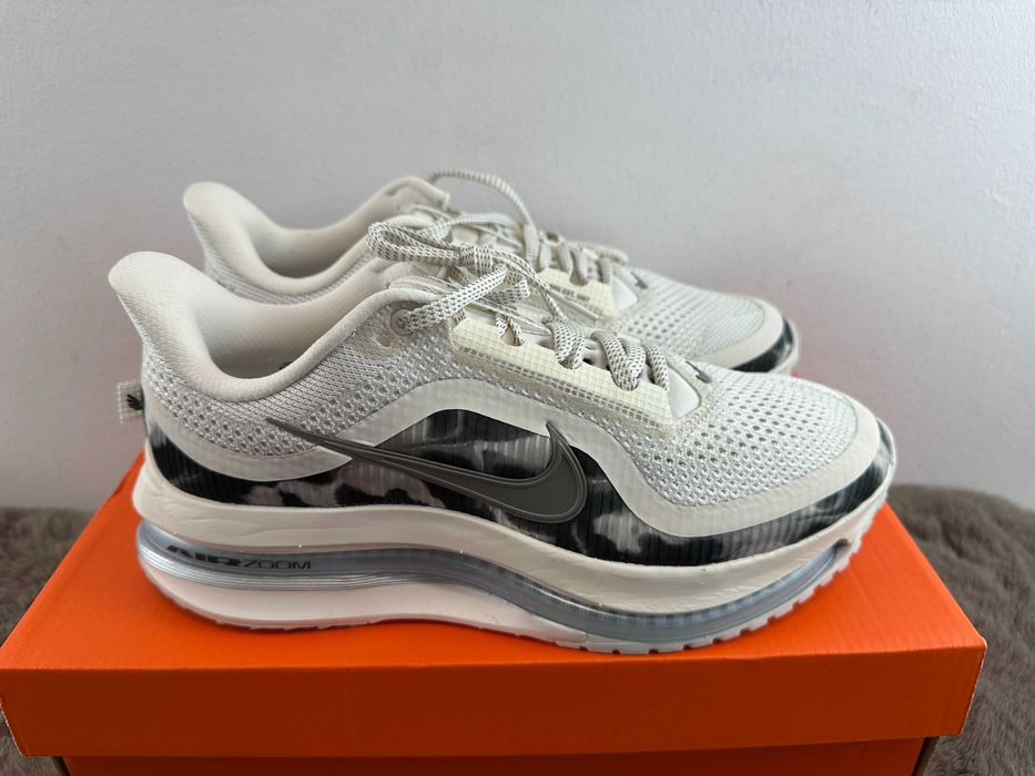 Nike Pegasus Premium SE 40 buty sportowe