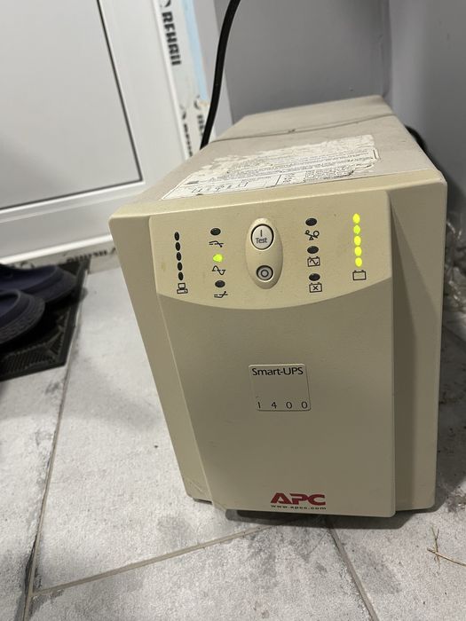 Бесперебойник APC Smart-UPS 1400 VA ТОРГ!