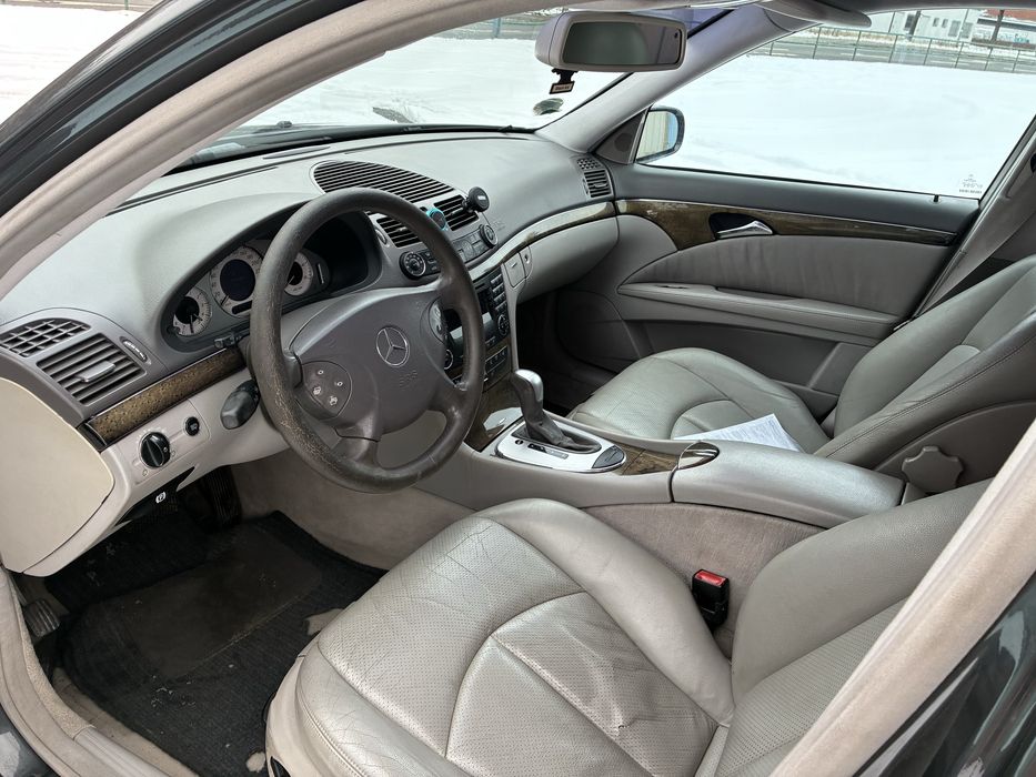 Wszystkie części Mercedes w211 2.2 CDI kombi Avantgarde kolor 753