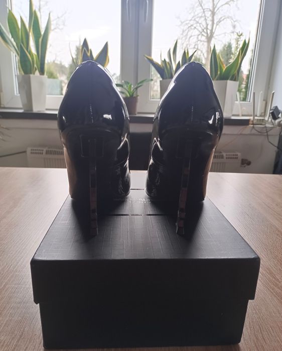 Szpilki YSL nowe