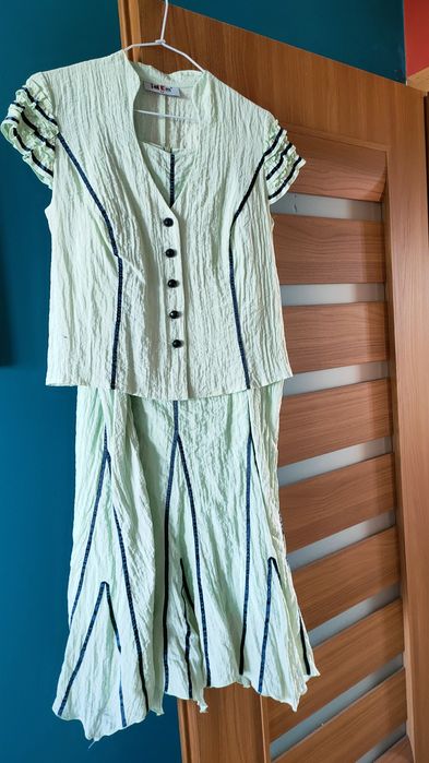 Elegancka garsonka spódnica i żakiecik seledynowe niegniecące