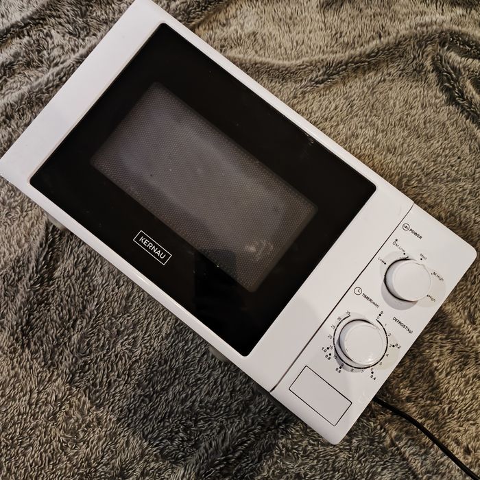 Biała mikrofalówka Kernau - dobry stan
