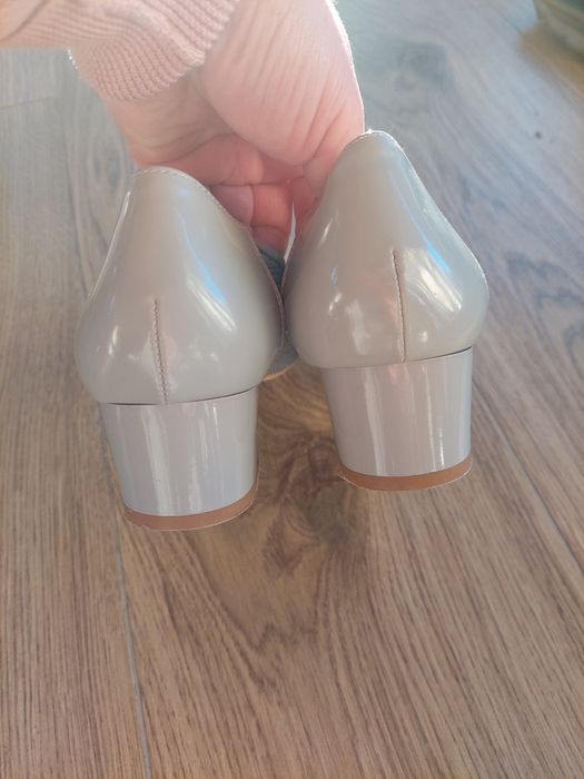 Szare buty na obcasie r 39