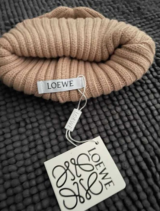 Жапка жіноча Нова шапка в стилі Loewe бежева