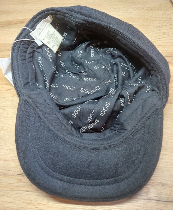 Czarna czapka z daszkiem Siggi