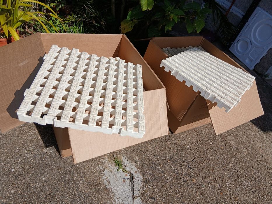 Mesa pipo em castanho