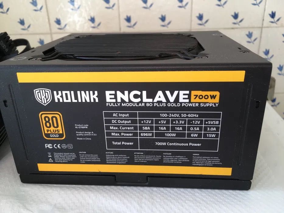 Fonte Kolink Full Modular 700W 80 Plus GOLD Novo