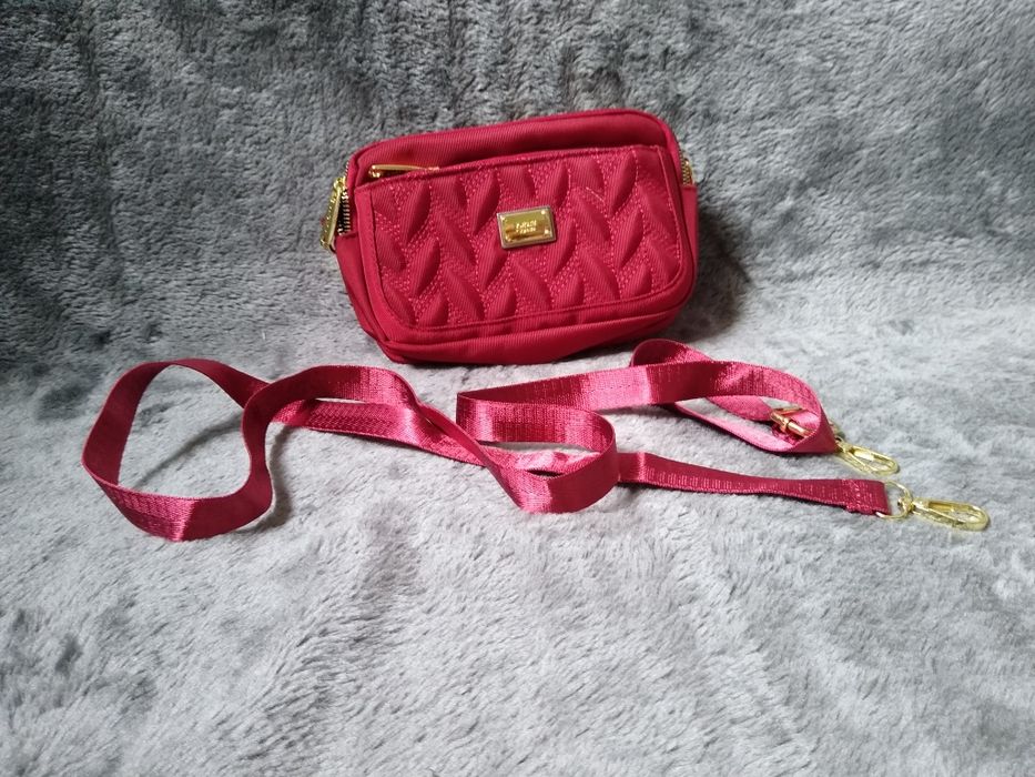 Mała czerwona torebka