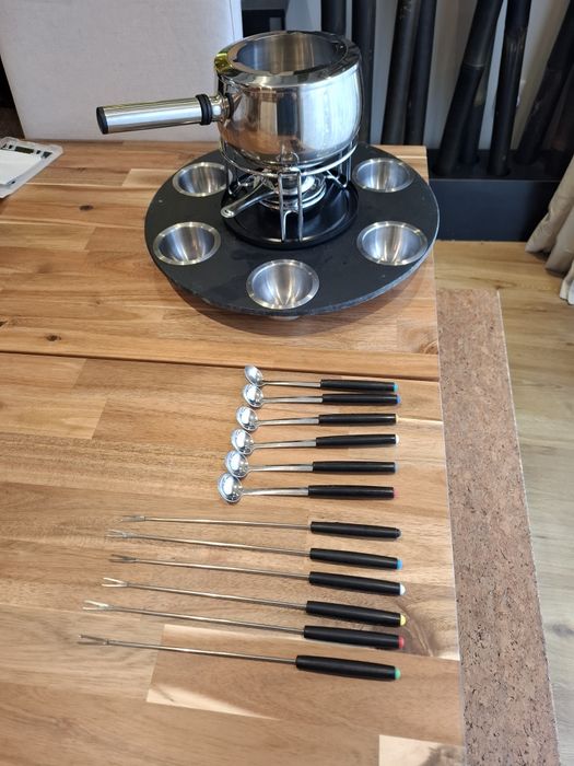 Foundue para 6 pessoas (23 peças) - Gato Preto