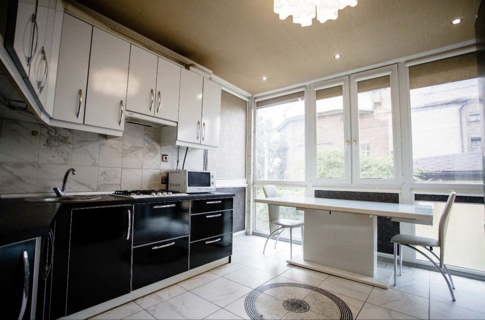 Аренда 4 ком квартиры, 90 м2 Центр , Никольский,Исторический музей