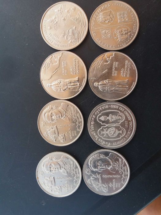 Moedas de 200 escudos  antigas