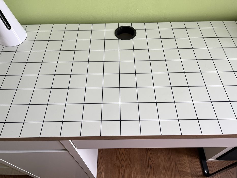 Biurko Micke Ikea białe kratka 105 50