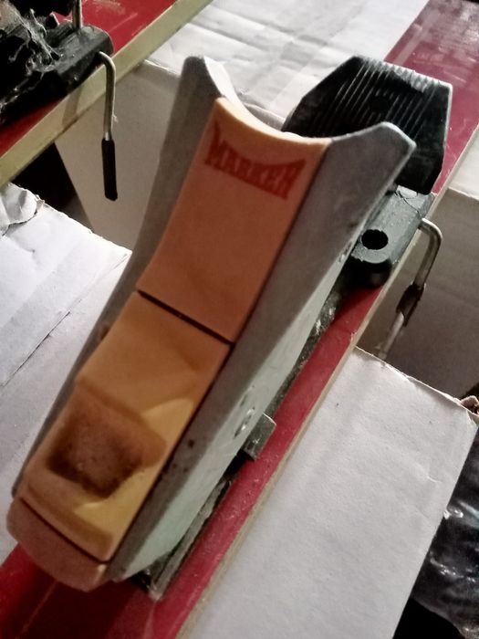 Гірські лижі елан, з кріпленням.