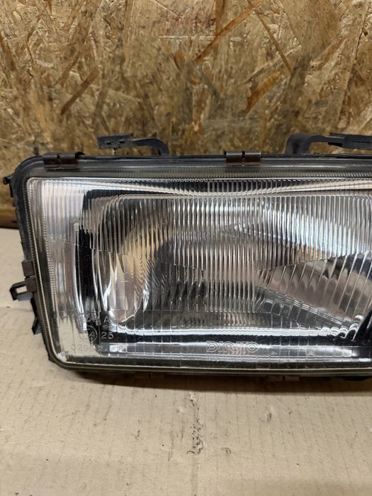 Передня права фара Ауді 80 Б4 Audi 80 B4 1991-1995