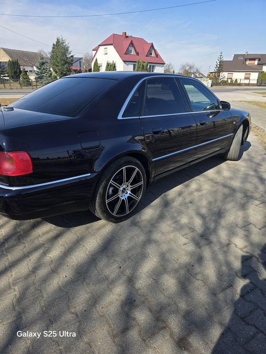 Audi A8 quattro  3.7 benzyna