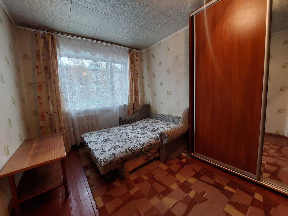 `Продам кімнату 12м.кв. у гуртожитку, меблі є, центр