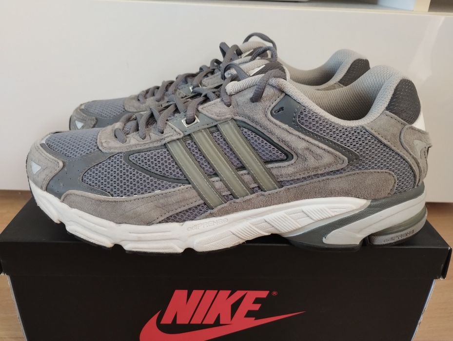 Buty męskie 45 1/3 Adidas Response CL Shoes