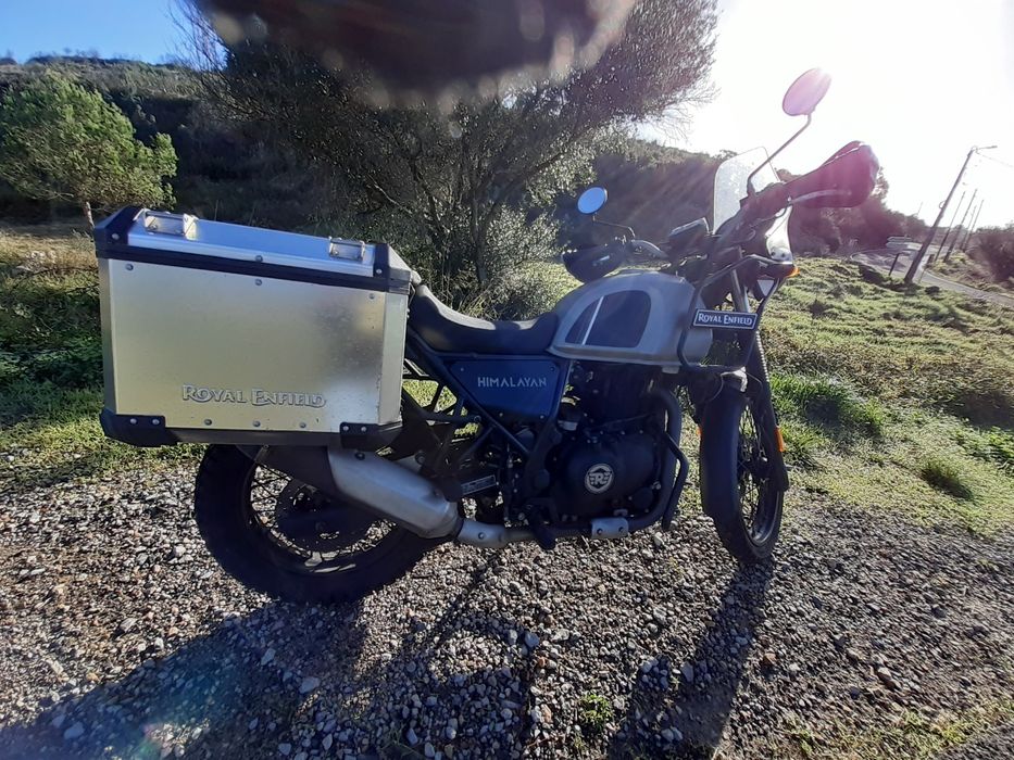 Vendo Himalayan de 2020 em bom estado e com caixas