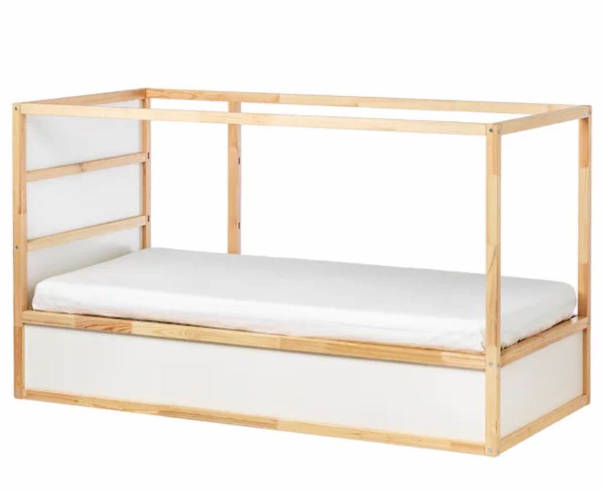 Cama IKEA reversível Kura + colchão